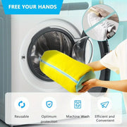 Sac de lavage LAVÉO placé dans le tambour d’une machine à laver